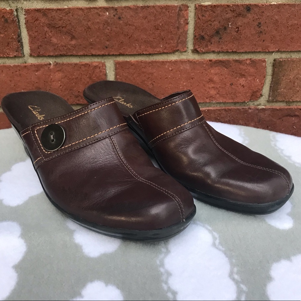 Women’s Clark’s Leather Dark Brown Mules/Clogs 7.5